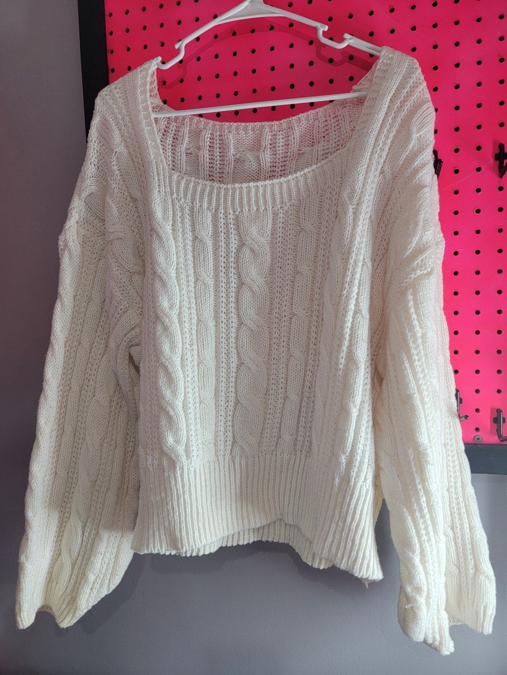 Cable Knit Scoop Neck Sweater - White